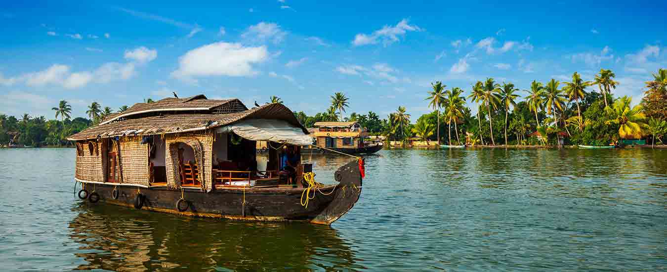 Houseboat Cruise to Munroe Island